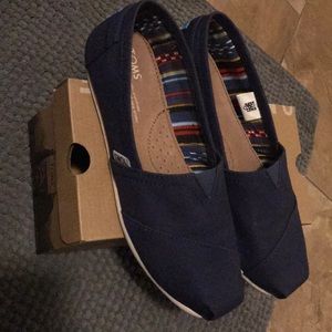 Toms